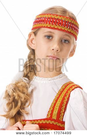 Menina da Bielorrússia no vestido nacional
