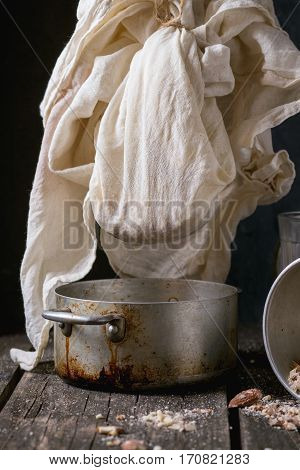 Making Non-dairy Almond Milk