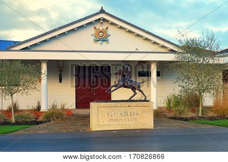 Ascot, Uk - January 14Th 2017: Statue Of Polo Player Outside The Entrance To Guards Polo Club In Ber