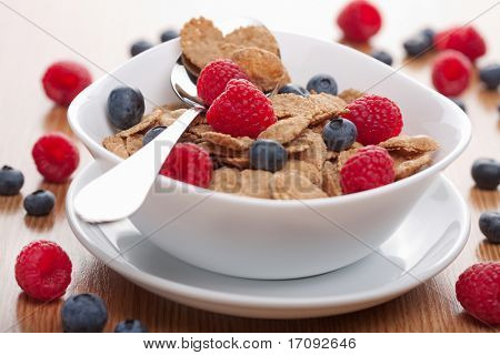 cereali con frutti di bosco