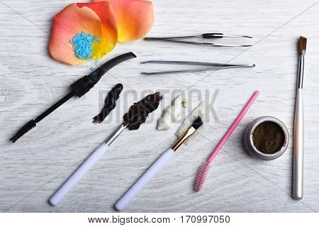 Hair Dye, Makeup Sponge, Brushes, Eyebrow Brush, Tweezers