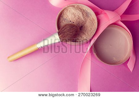 Beauty Box, Friable Matte Mineral Powder With A Special Brown Beautiful Wooden Brush From Natural Na