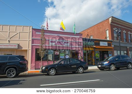 Framingham, Ma, Usa - Oct. 17, 2016: Framingham Historic Buildings On Hollis Street In Downtown Fram