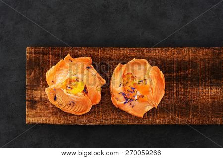Asparagus salmon tartlets chiffonade, pickled vegetables, creamy creamy