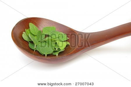 Oregano blade i træske