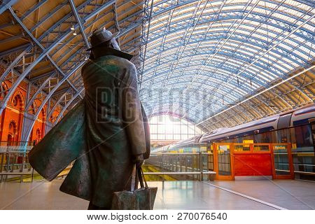 London, Uk - May 14 2018: The Betjeman Statue Of Sir John Betjeman The Man Who Save St. Pancras Stat