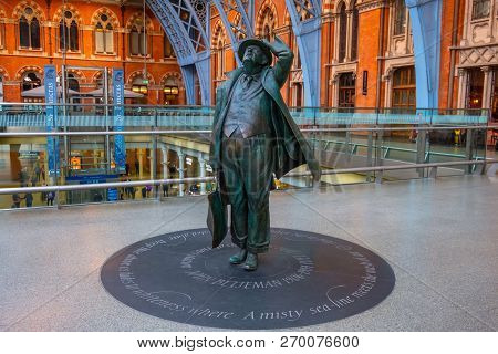 London, Uk - May 14 2018: The Betjeman Statue Of Sir John Betjeman The Man Who Save St. Pancras Stat
