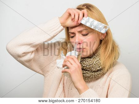 Woman Tousled Hair Scarf Hold Tablets Blister. Guidelines For Treating Fever. Take Medications To Re