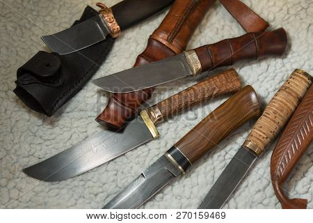 Many Hunting Knives With A Blade Of Damascus Steel