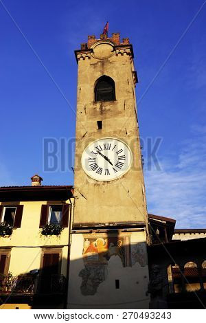 LOVERE RESORT, ISEO LAKE, 21 OCTOBER, 2018: Torre Civica - Clock tower in Lovere, lake Iseo, Lombardy, Italy