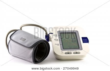 Moderne Tonometer für Blutdruckmessung auf weißem Hintergrund