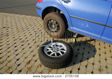 Zmiana opon na drodze