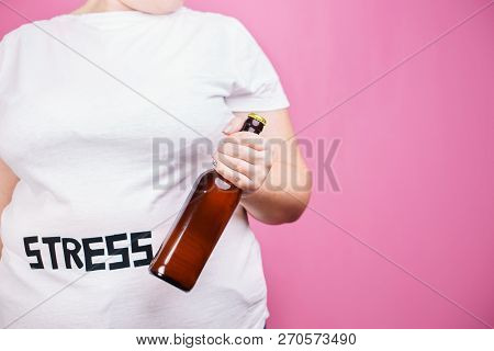 Stress, Beer Belly, Eating Problems, Compulsive Overeating, Alcohol Addiction, Party, Weight Gain. O