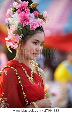 PHAYAO, THAILAND - marts 05: Thai kvinde parade i traditionelle tøj under festival til ære for P