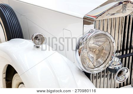 Wroclaw, Poland - Sep 01, 2018: Frontlights And Radiator Of Old Exclusive Luxury Rolls-royce Vintage