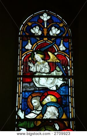 Kirchenfenster-Detail der Pflanzen In der Kirche in England
