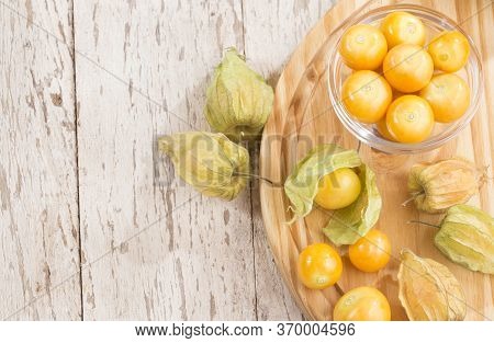 Golden Berry, Tropical Fruit Uchuva. Top View - Physalis Peruviana