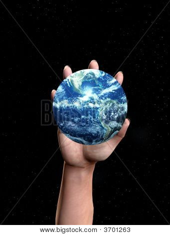 Mano per afferrare la terra
