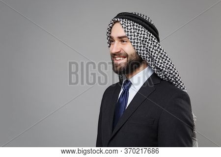 Smiling Young Bearded Arabian Muslim Businessman In Keffiyeh Kafiya Ring Igal Agal Classic Black Sui