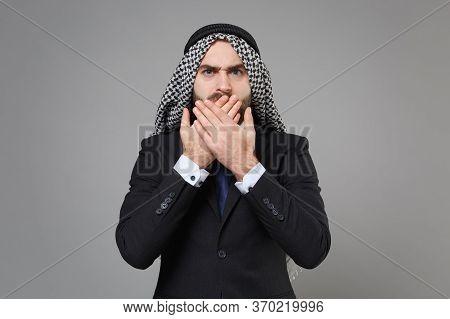 Shocked Young Bearded Arabian Muslim Businessman In Keffiyeh Kafiya Ring Igal Agal Black Suit Shirt 