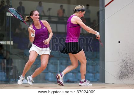 BUKIT JALIL, Malásia-setembro 12:Alison águas (saia preta) interpreta Natalie Grinham no Ma CIMB