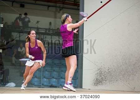 BUKIT JALIL, Malásia-setembro 12:Alison águas (saia preta) interpreta Natalie Grinham no Ma CIMB