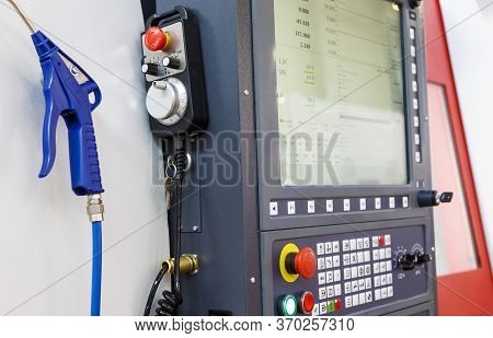 Open Cnc Machine With Snap And Digitally Controlled Pannel Modern Cnc Lathe In Factory
