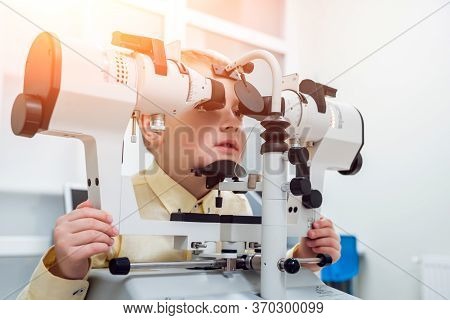 Synoptophore And Strabismus Treatment. Squint Test Orthoptics