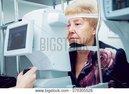 Consultation With An Ophthalmologist. Medical Equipment. Coreometry.