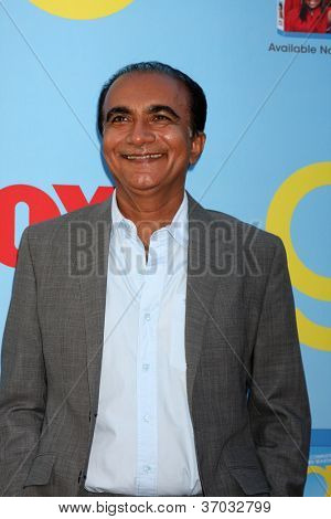 LOS ANGELES - SEP 12: ชา Theba มาถึงที่ตอน 4 ฤดูกาลรอบปฐมทัศน์ตรวจที่พาราเม้าท์ Th