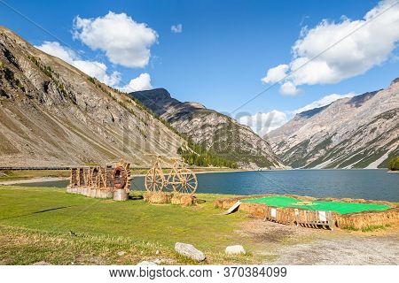 Livigno, Italy - October 2, 2014: Livigno Is A Town And A Special-administered Territory In The Regi