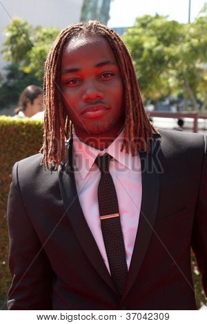 LOS ANGELES - 15 SEP: Leon Thomas III llega en el horario estelar creativo Emmys 2012 en Nokia Theate