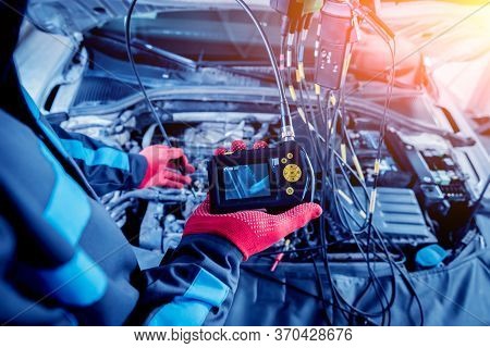 Video Investigate. Engine Diagnostics. Car Repair. Service Station