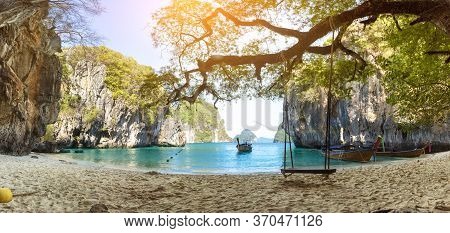 Blue Water At  Lao Lading Island, Krabi Province, Thailand(paradise)
