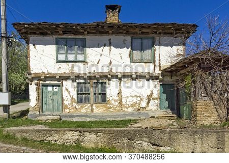 Staro Stefanovo, Bulgaria - April 9, 2014: Old Houses At Historical Village Of Staro Stefanovo, Love