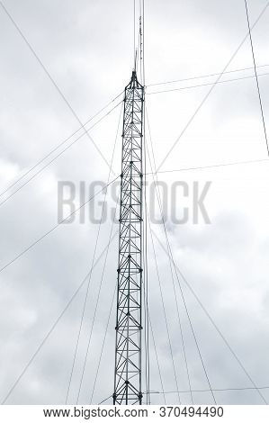 High Altitude Metal Structure With Cables For Drop And Swing Recreation In Bukidnon, Philippines