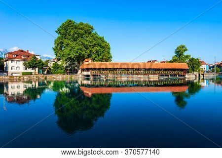 Muhlenschleuse Untere Schleuse Mill Lock And Pedestrian Bridge Through Aare River In Thun City In Sw