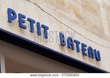 Bordeaux , Aquitaine / France - 05 05 2020 : Petit Bateau Shop Brand Logo And Sign On The Store