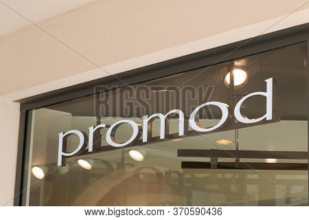 Bordeaux , Aquitaine / France - 05 05 2020 : Promod Store Logo Of Women French Shop