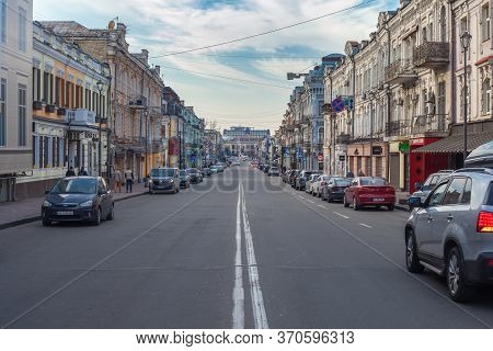Kiev, Ukraine - March 26, 2020: Kontraktova Square In The Center Of Kiev. An Empty Street During Qua