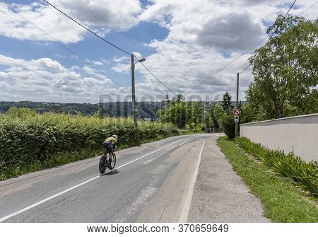 Bourgoin-jallieu, France - 07, May, 2017: The Dutch Cyclist Antwan Tolhoek Of Lottonl-jumboteam Ridi