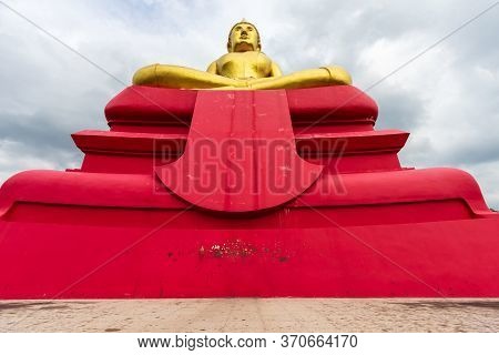 A Beautiful Big Buddha 