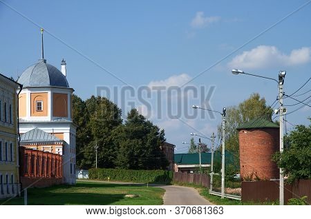 Village Novyy Byt, Chekhov District, Russia - September, 2019: The Monastery Of The Ascension Of Dav