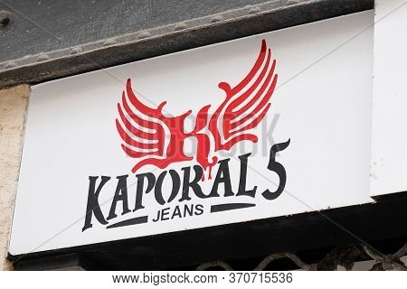 Bordeaux , Aquitaine / France - 05 12 2020 : Kaporal 5 Shop Window Jeans Kaporal Logo On Sign Store 
