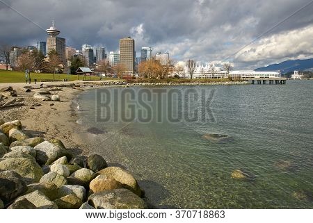 Crab Park Portside Beach Vancouver. Lapping Waves On The Edge Of Downtown Vancouver In Crab Park.