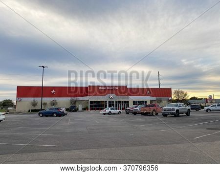 Seguin, Tx/usa - 2/24/20:  The Exterior Of A King Ranger Movie Theatre In Seguin, Tx.