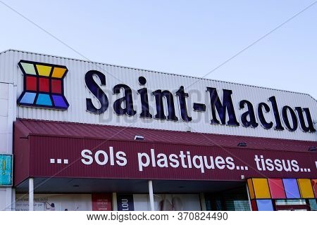 Bordeaux , Aquitaine / France - 03 15 2020 : Saint-maclou Store Chain Brand Logo Shop In France