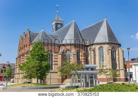 Rijssen, Netherlands - April 27, 2020: Historic Schildkerk Church In The Center Of Rijssen, Netherla
