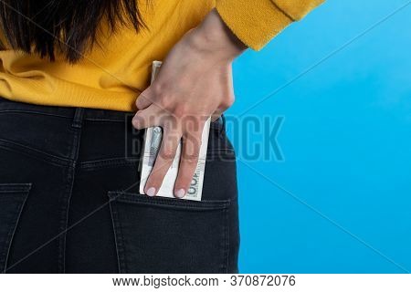 A Cash File In The Back Pocket Is A Sign Of Financial Wealth.