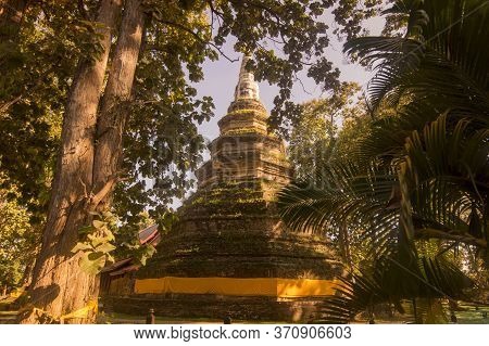 Thailand Chiang Saen Wat Phra That Chedi Luang